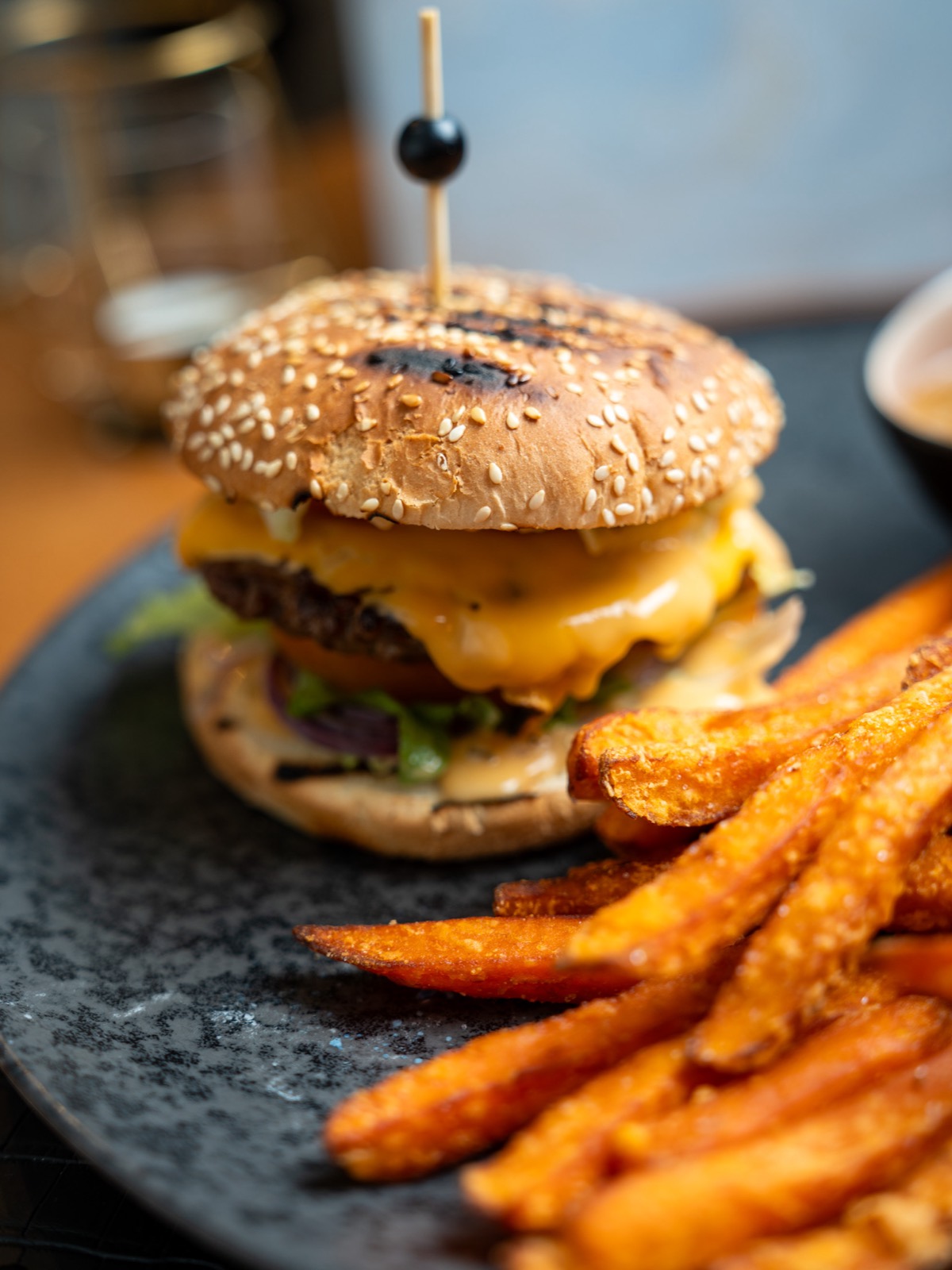 Classic Black Angus Burger